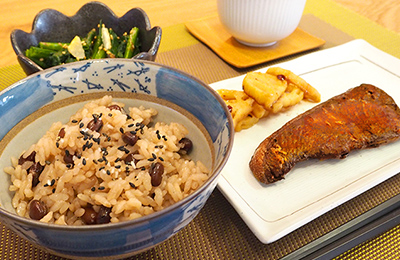 電子オーブンで作る赤飯とプリ照り焼き