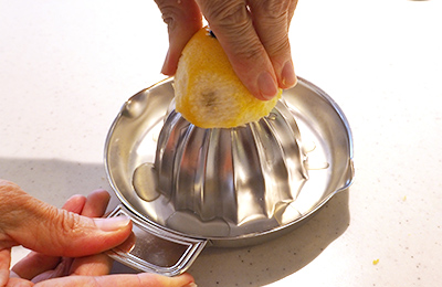 ガスオーブンで作るレモンシフォンケーキ
