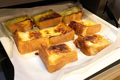 焼き上がったらフレンチトーストの完成