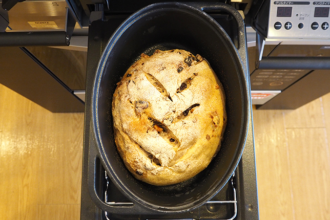 プラスドゥのダッチオーブンでパン作り