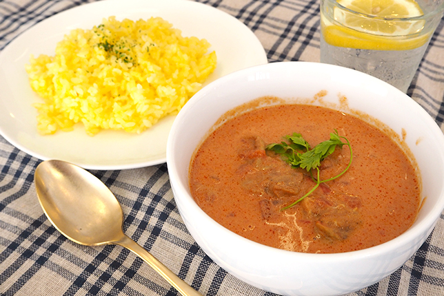 ザココットでバターチキンカレー