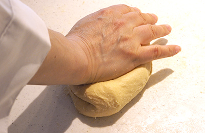 電子オーブンで作るロールパン