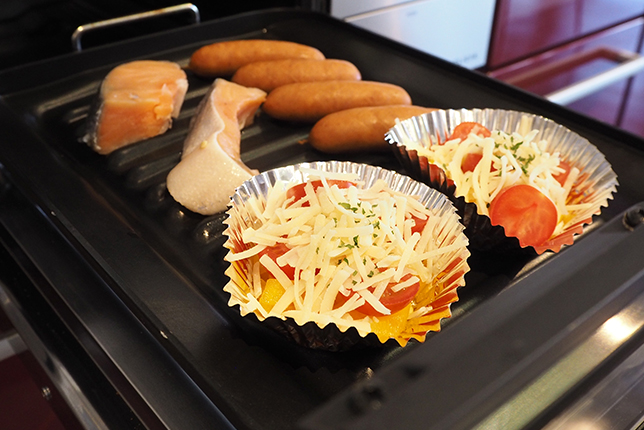 ココットプレートで焼きシャケ弁当作り