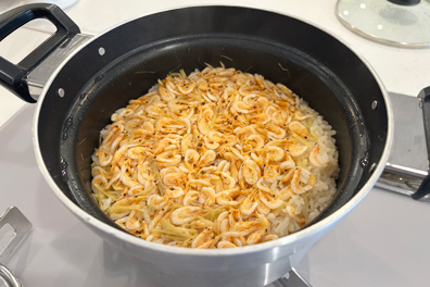 デリシアで桜エビの炊き込みご飯