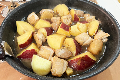 鶏とさつまいもの甘辛煮