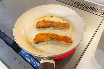 パナソニックIHで作る鮭のムニエル