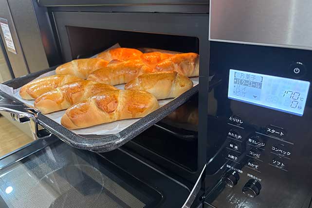 リンナイの電子コンベック「S15シリーズ」で自動調理