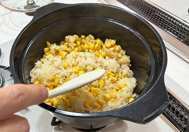 パロマウィズナで作るとうもろこしとバターの炊き込みごはん