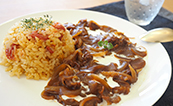 簡単ご馳走レシピ！トマトとバターの洋風炊き込みご飯で食べるビーフストロガノフ作り方動画