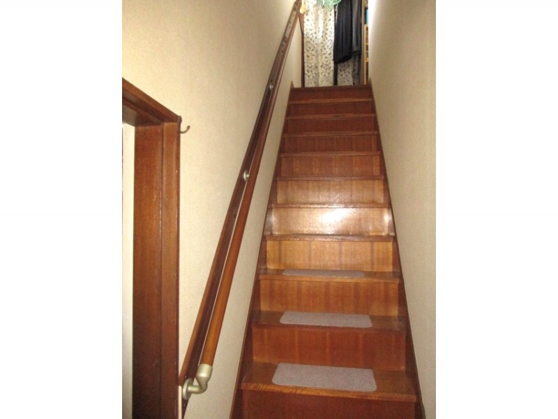 急な階段対策に手すりを設置 安心して上り下りができるように 横浜市栄区一戸建てリフォーム施工事例