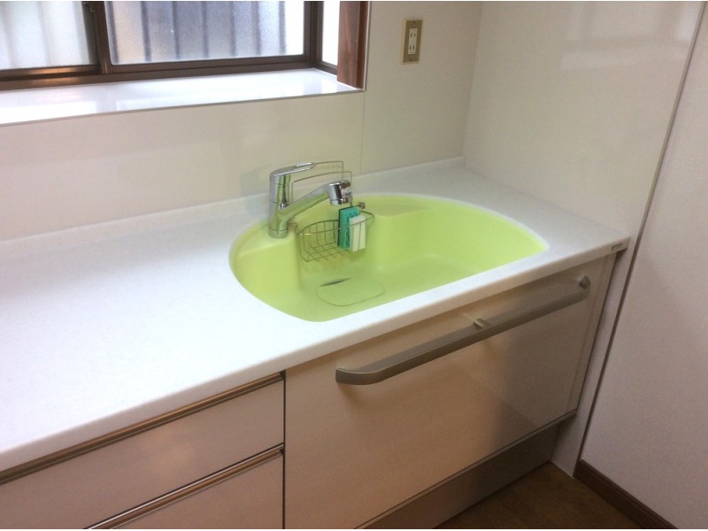 トクラスの人造大理石キッチンbb ライムグリーンシンク に交換 横浜市泉区一戸建てリフォーム施工事例
