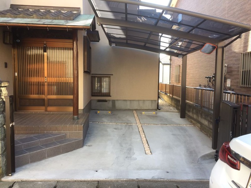 駐車場の勾配を緩やかにしカーポートと門扉も一新 横浜市瀬谷区の一戸建てリフォーム事例 駐車場の勾配を緩やかにしカーポートと門扉も一新 横浜市瀬谷区の一戸建てリフォーム事例