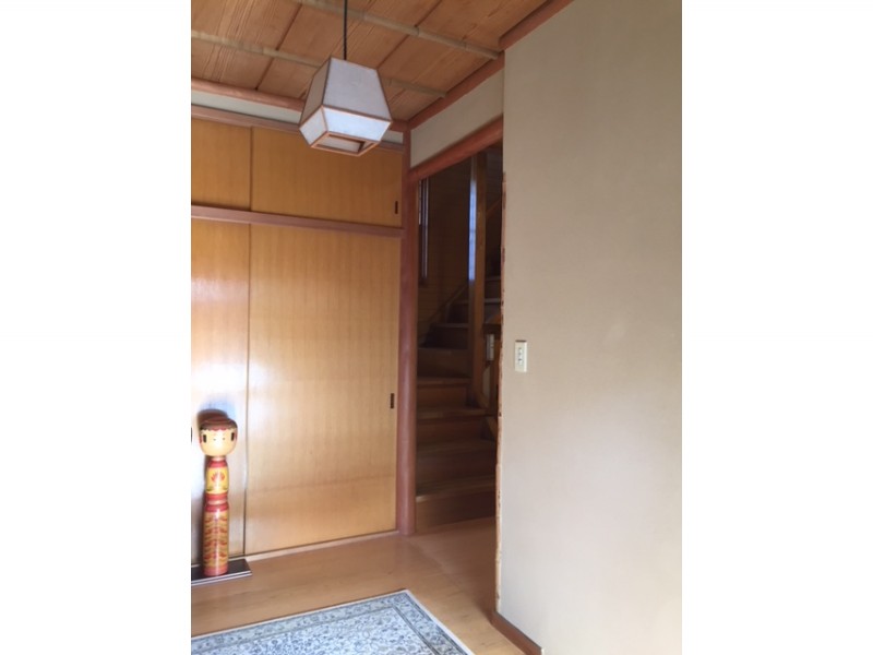 古くなった廊下と玄関の聚楽壁 土壁 塗り替え工事 横浜市瀬谷区戸建リフォーム施工事例 古くなった廊下と玄関の聚楽壁 土壁 塗り替え工事 横浜市瀬谷区戸建リフォーム施工事例