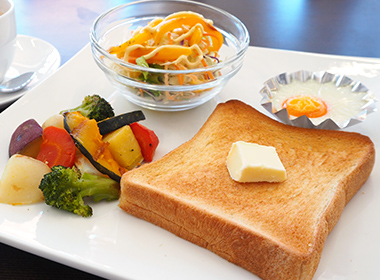 ココットプレートでワンプレート朝食作り