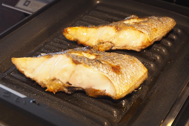夏の旬の魚をリンナイのグリル専用調理容器ココットプレートで焼いてみた 夏の旬の魚をリンナイのグリル専用調理容器ココットプレートで焼いてみた