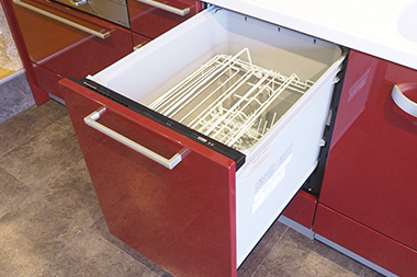 エコカナで展示中のビルトイン食洗機