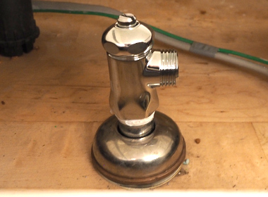 給水ホース水栓を確認する