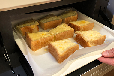 グリル皿に並べて焼く