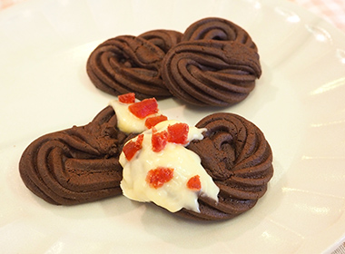 ココットプレートで絞り出しチョコクッキー