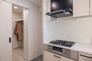 壁を引戸にしキッチンへつながる動線