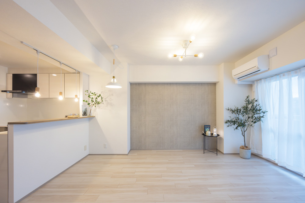 誰にでも心地よいニュートラルな賃貸マンションリノベ