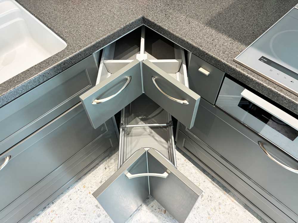 コーナー部に組み込まれたワゴン