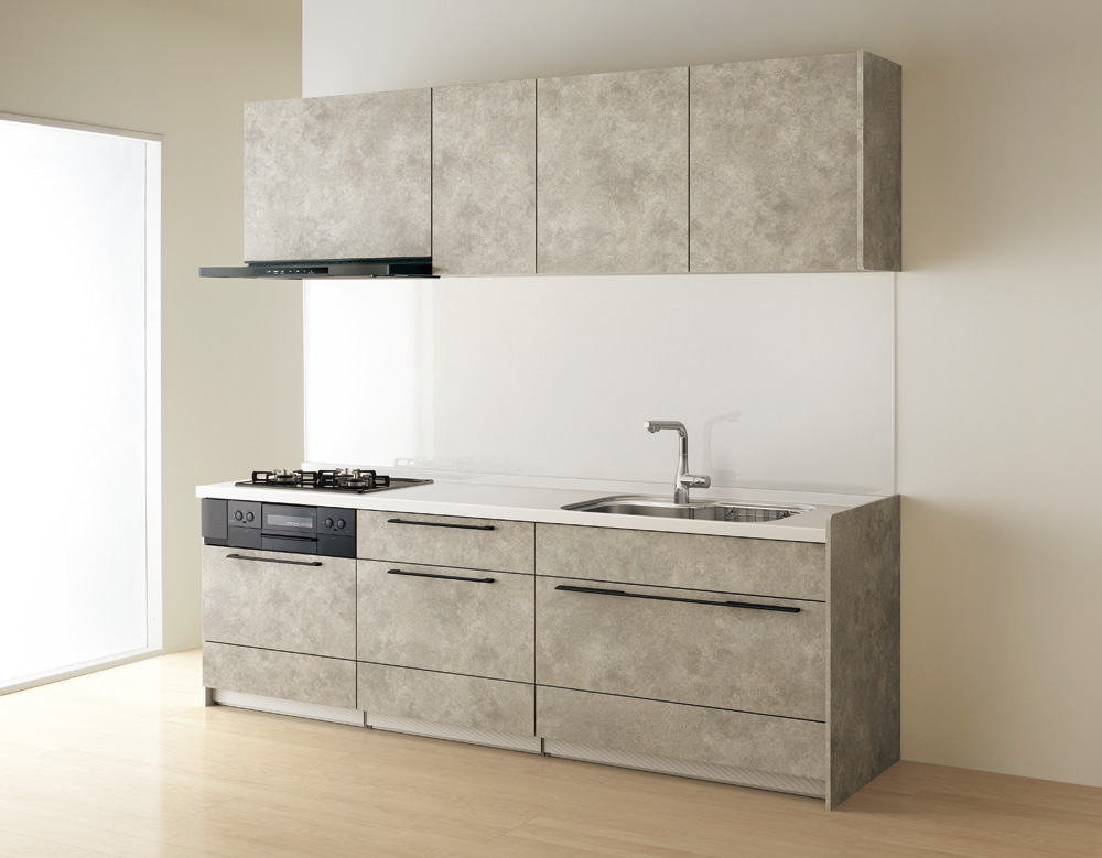 岩の質感を再現した淡いグレーの扉が上品なクリナップステディア・ロッシュグレーのキッチン