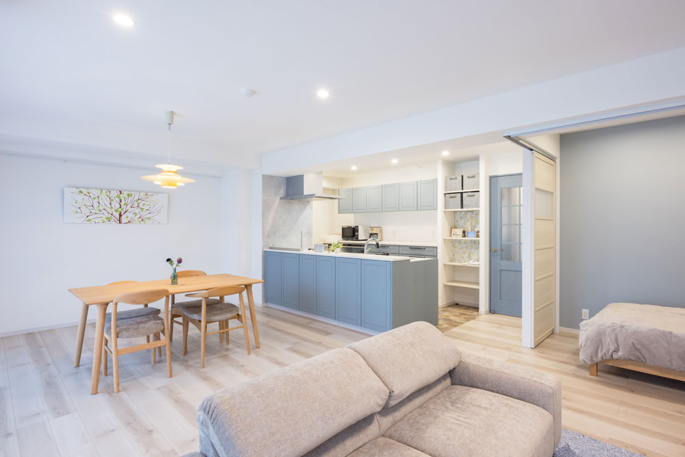 クリナップステディアのブルードゥパリのキッチン