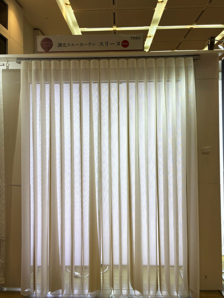 TOSO新製品展示会2026横浜 調光スルーカーテン「スリーヌ」